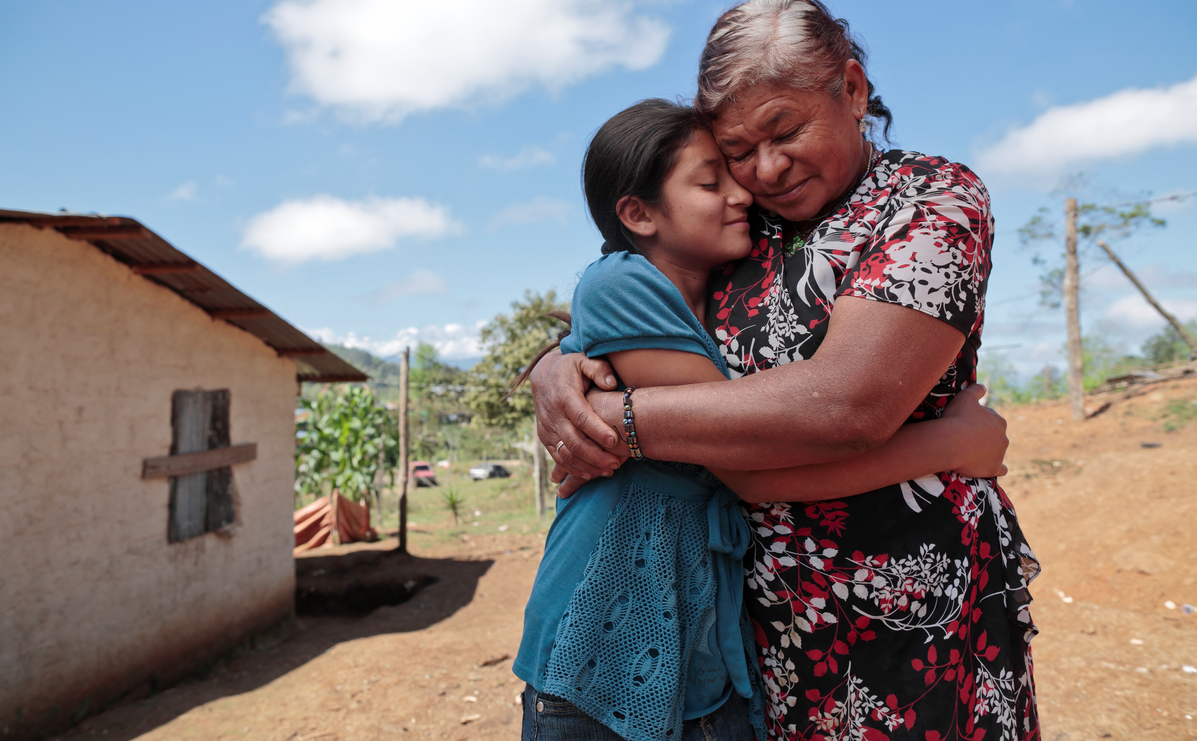 → Daí eu vos trouxe à terra dos amorreus, que habitavam dalém do Jordão, os  quais pelejaram contra vós outros; porém os entreguei nas vossas mãos, e  possuístes a sua terra; e