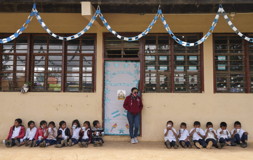 Los estudiantes de la escula La Esperanza en Honduras reciben una buena nutrición