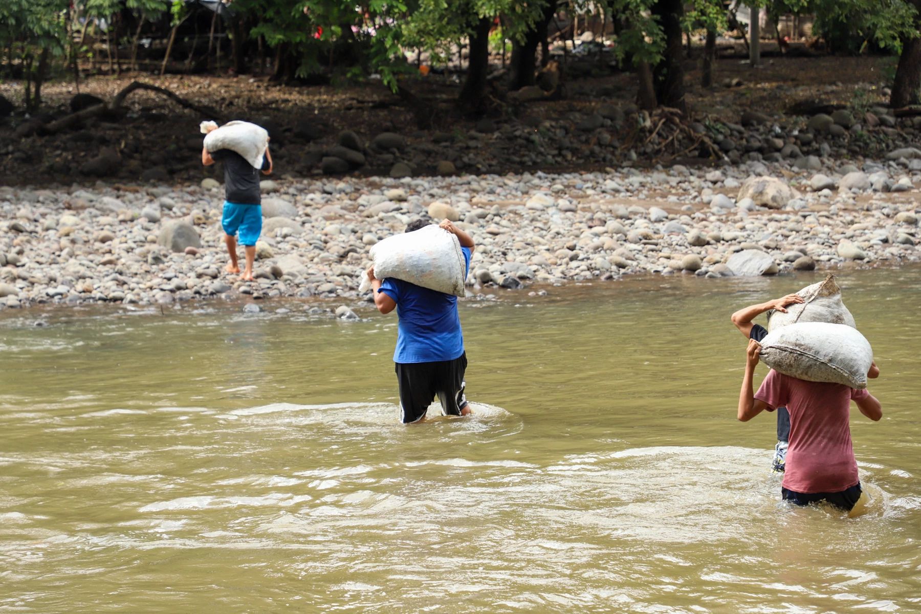 afectados por las tormentas tropicales en El Salvador