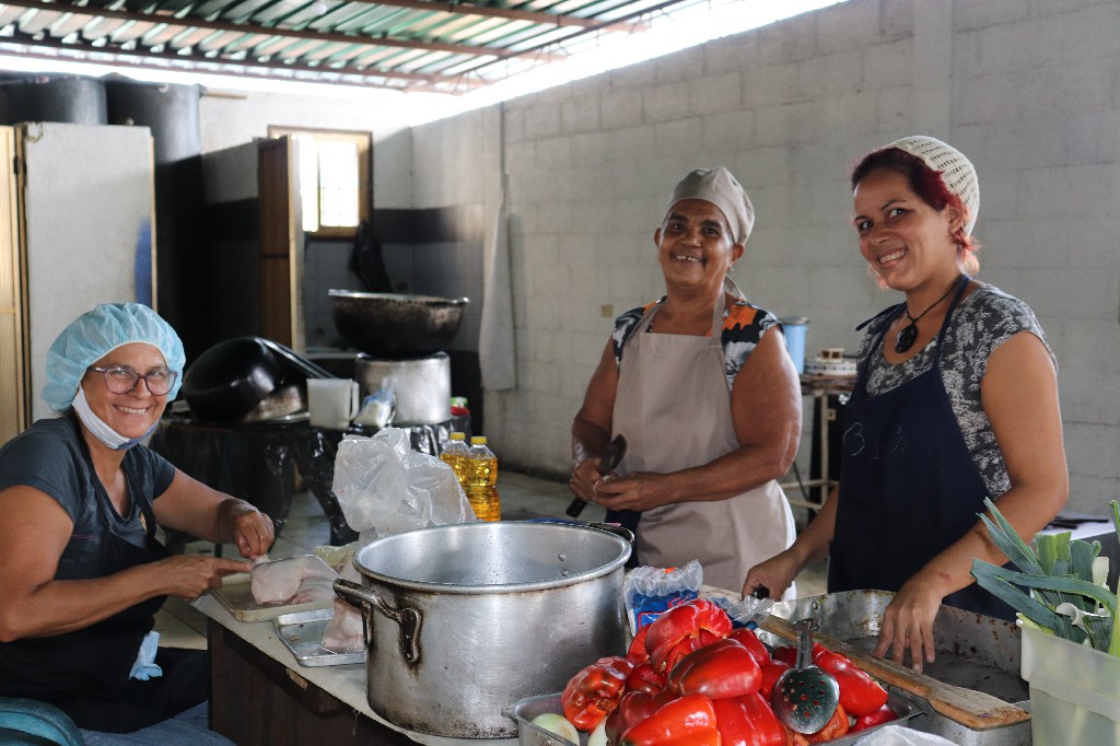 voluntarias en el programa nutricional de Venezuela